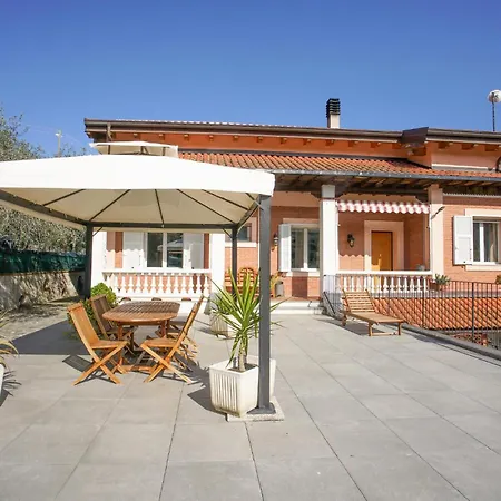 Amazing In With Wifi Holiday home