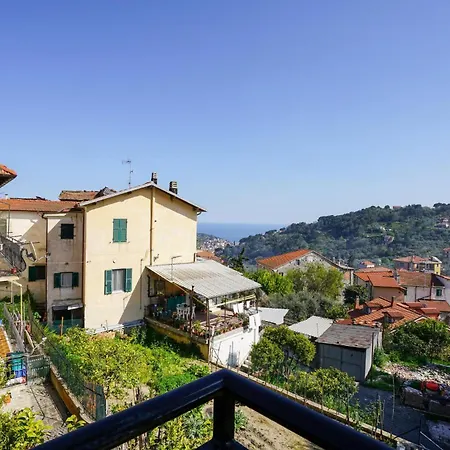 Lovely Home In Imperia With Wifi Vakantiehuis